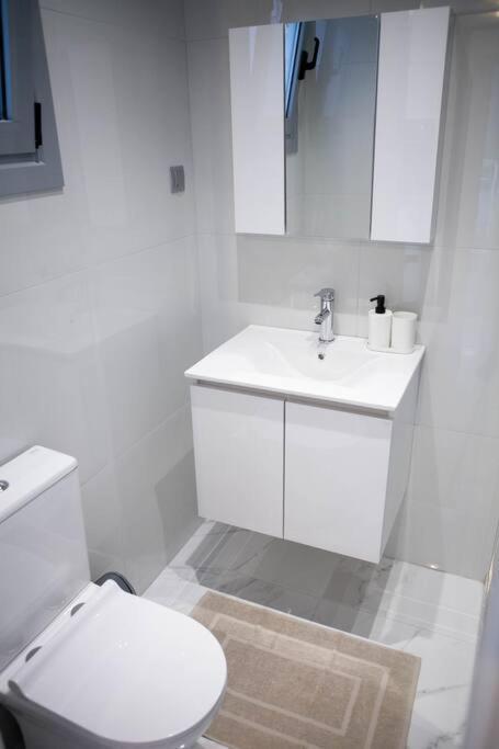 The Perfect Romantic Studio Атина Екстериор снимка